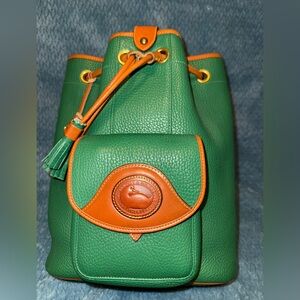 Dooney and Bourke large sling in Kelly Green